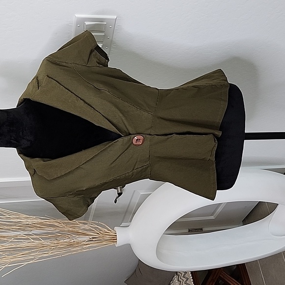 Libian Jackets & Blazers - 🫶🏽Short sleeve Olive Blazer